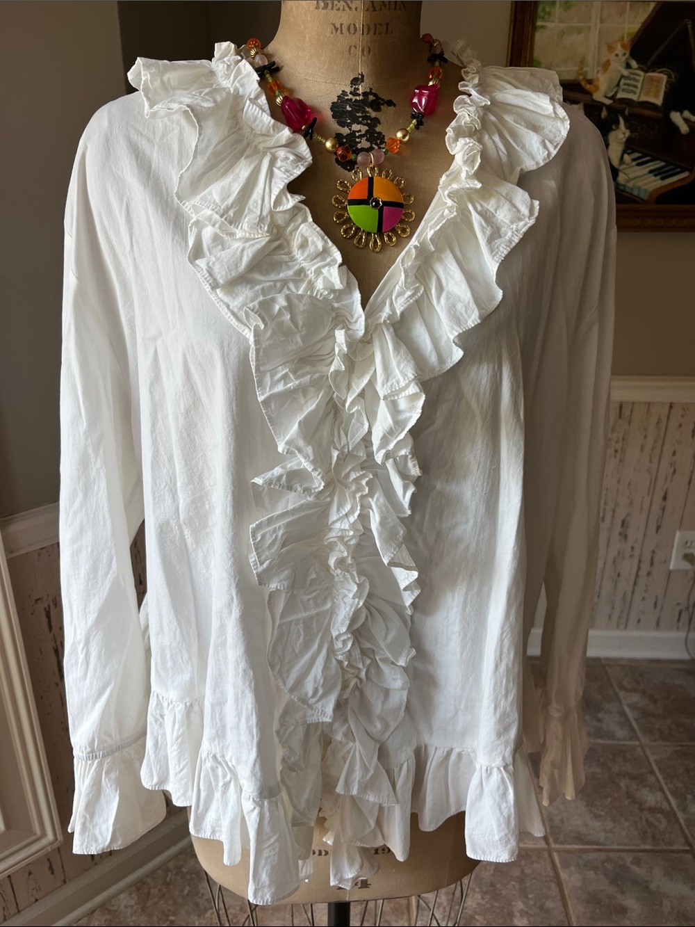A Rare Bird Women’s White Ruffle Front Poet Blouse OS